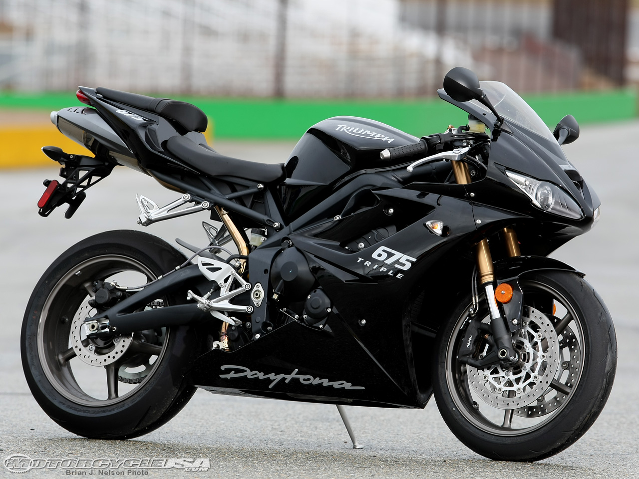 triumph-daytona-675_key_0.jpg