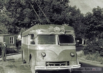 Троллейбус ЯТБ-4А